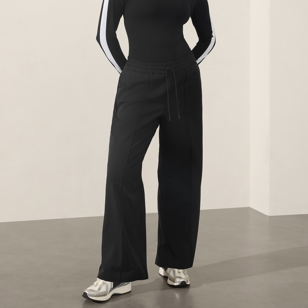 Athleta Endeavor High Rise Relaxed Wide Leg Pants Black MP
